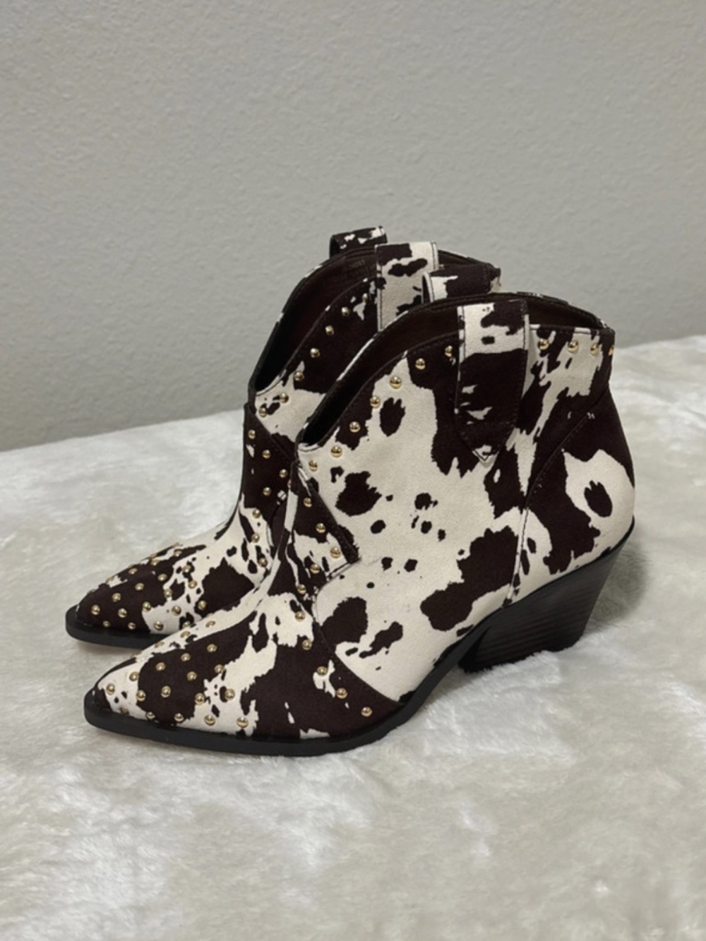 7.5| Jessica Simpson Cow Print Western Ankle Boots | Studded Booties | Women’s |